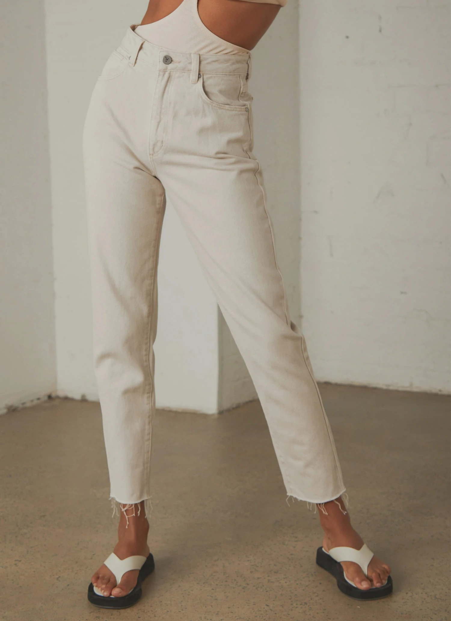 Abrand A 94 Slim Jeans - Stone New & Most Loved 2 Abrand A 94 Slim Jeans - Stone New & Most Loved