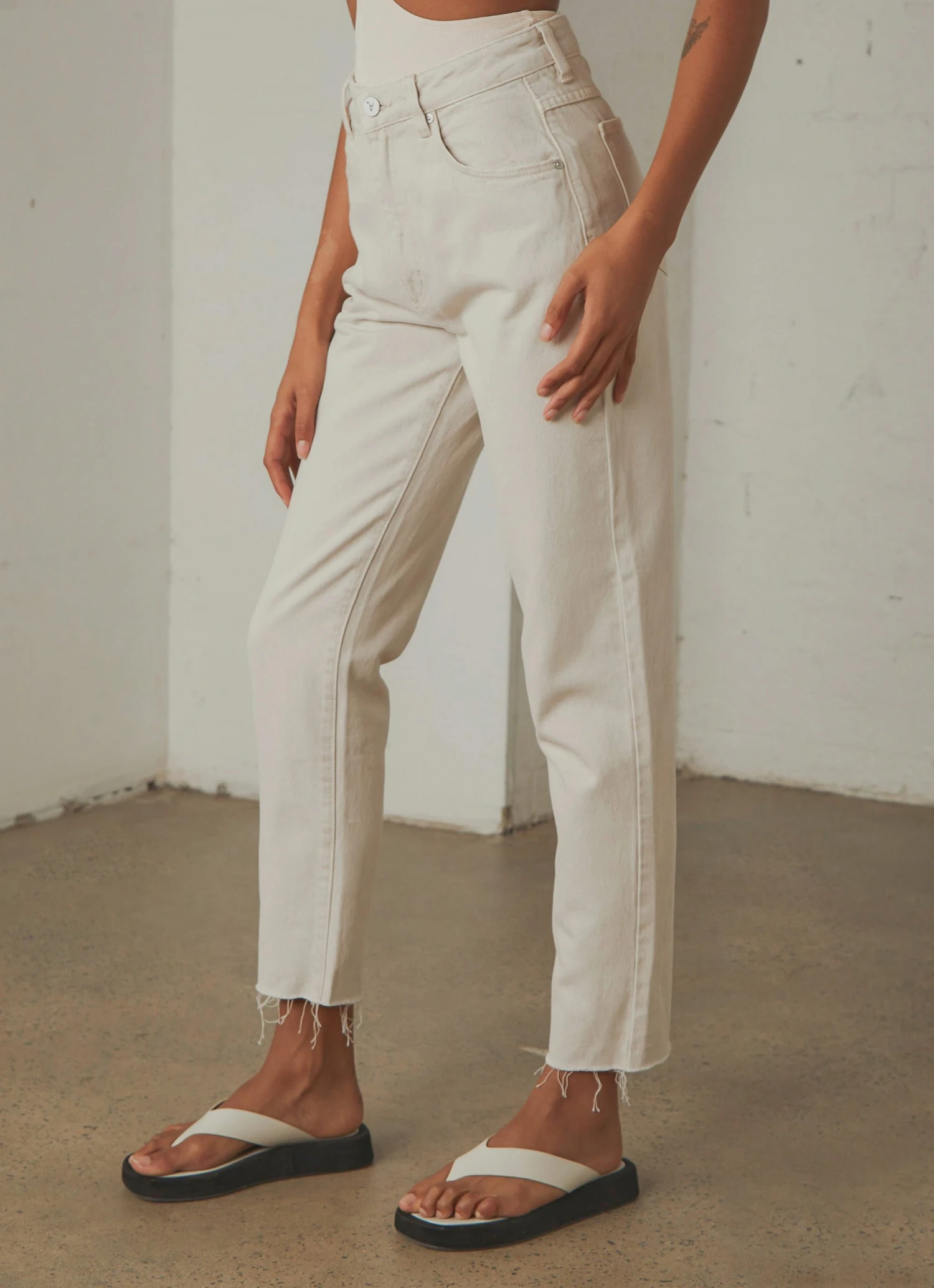 Abrand A 94 Slim Jeans - Stone New & Most Loved 4 Abrand A 94 Slim Jeans - Stone New & Most Loved