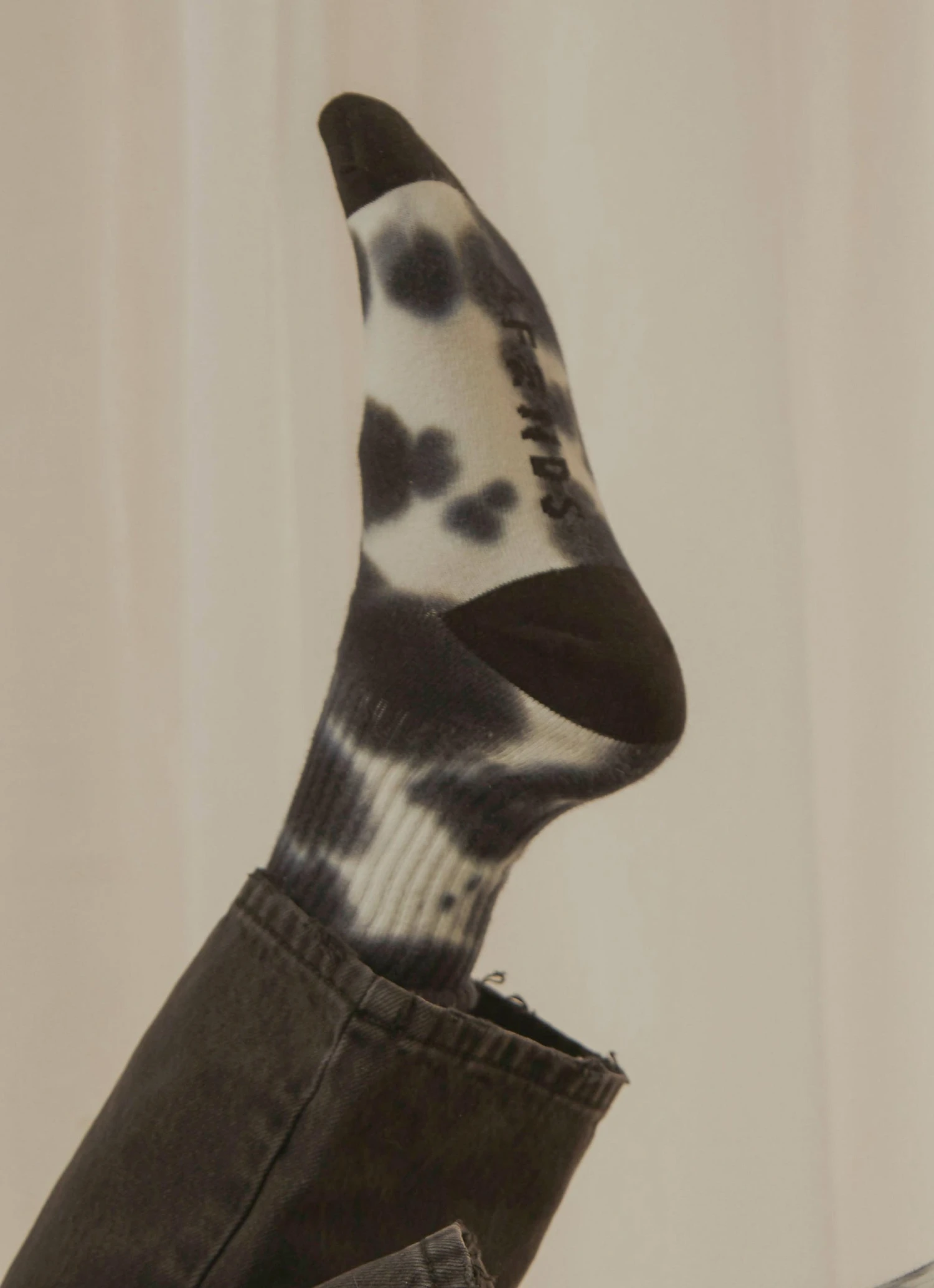 Afends High Status Hemp Socks - Black Tie Dye New & Most Loved 4 Afends High Status Hemp Socks - Black Tie Dye New & Most Loved