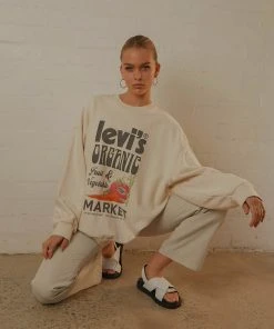 Levi's New & Most Loved Graphic Prism Crew - Undyed Greige