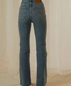 Levi's 70s High Flare Jeans - Sonoma Walks