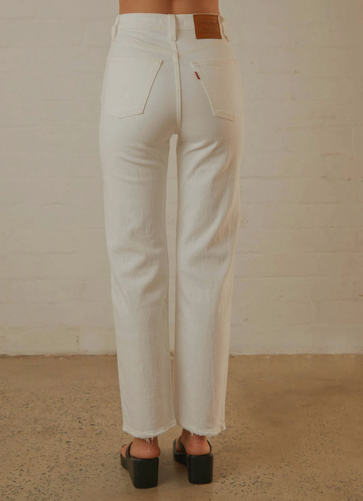 Levi's Ribcage Straight Ankle Jeans - Cloud Over New & Most Loved 5 Levi's Ribcage Straight Ankle Jeans - Cloud Over New & Most Loved