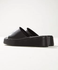 Cult Avenue New & Most Loved Ambrose Mule - Black