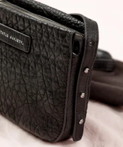 Status Anxiety In Her Command Bag - Black Bubble