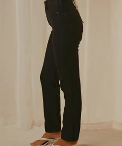 Levi's New & Most Loved 70s High Straight Jeans - Trainwreck