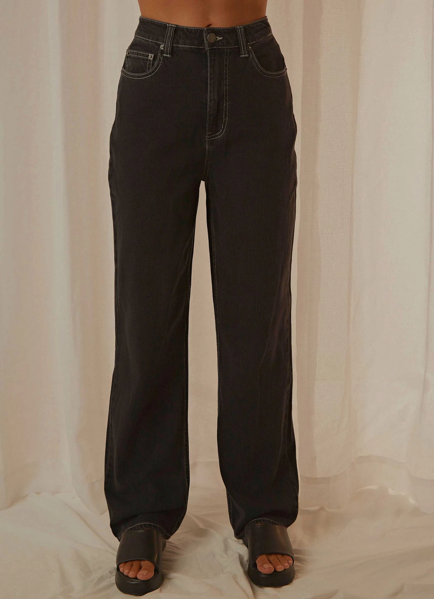 Lee New & Most Loved High Baggy Jean - Shift Black 4 Lee New & Most Loved High Baggy Jean - Shift Black