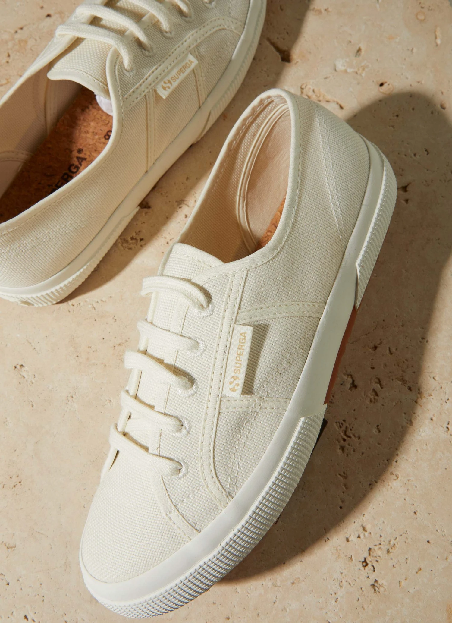 Superga 2750 Organic Canvas Natural Dy - A02 Red Beet 2 Superga 2750 Organic Canvas Natural Dy - A02 Red Beet