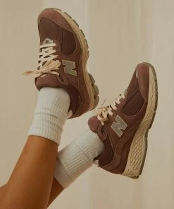 New Balance New & Most Loved 2002RHD Sneaker - Cocoa