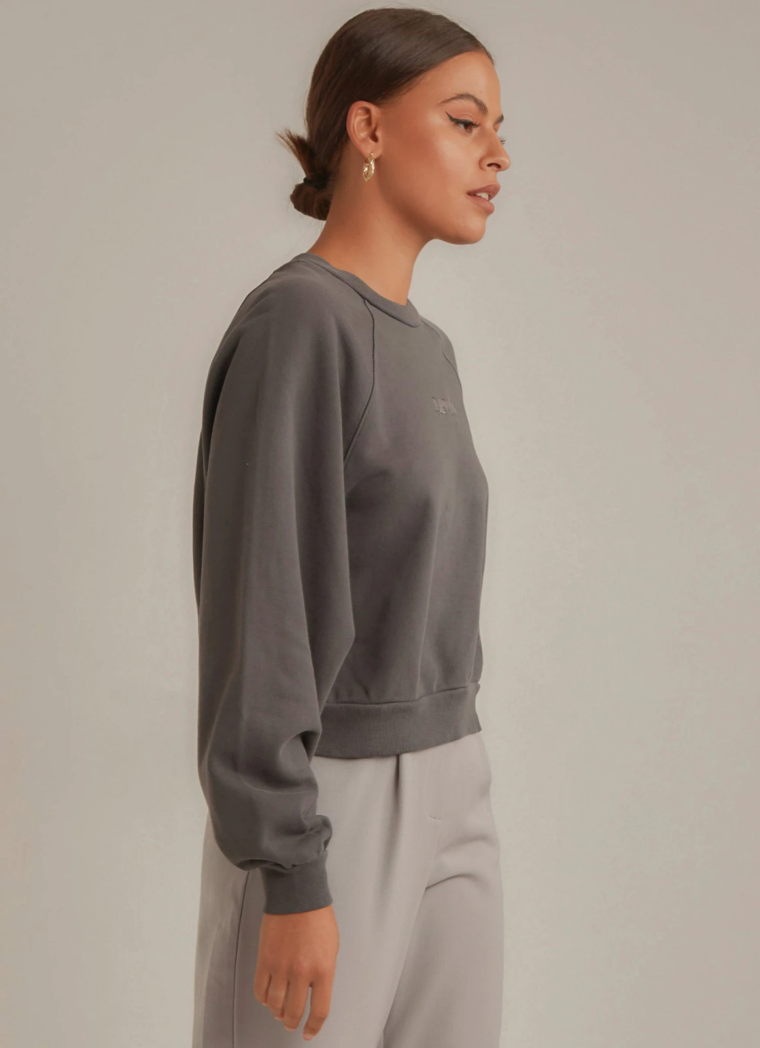 Levi's Vintage Raglan Sweater - Blackened Pearl New & Most Loved 4 Levi's Vintage Raglan Sweater - Blackened Pearl New & Most Loved