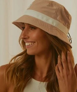 Levi's Seasonal Bucket Hat - Dusty Pink New & Most Loved