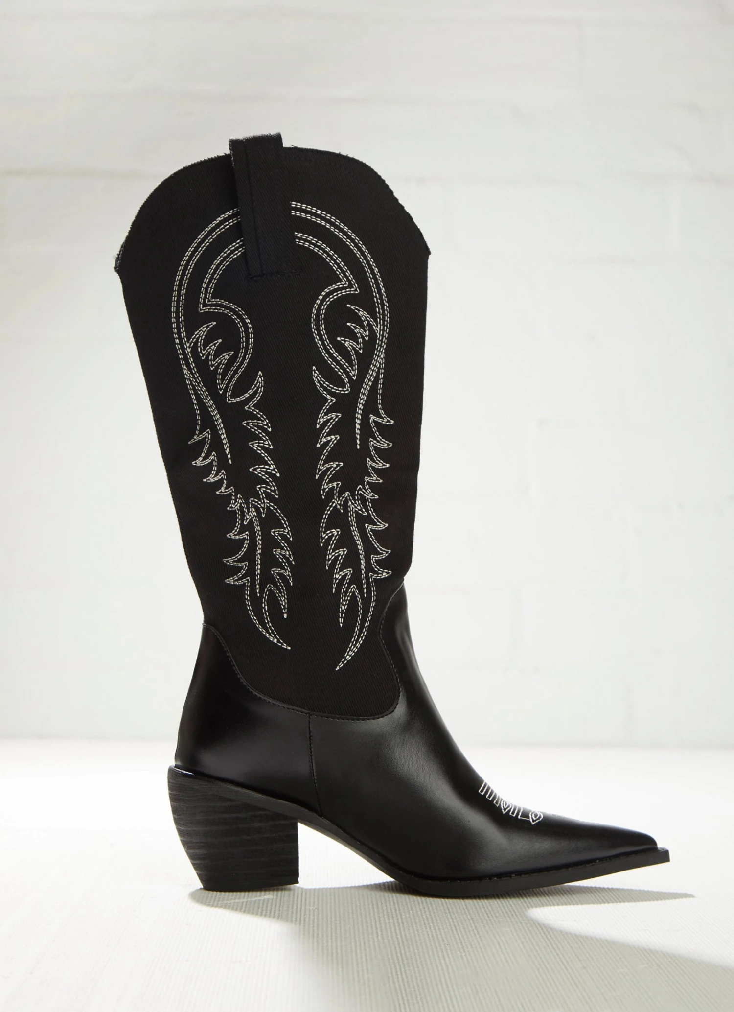 Cult Avenue New & Most Loved Backseat Rider Cowboy Boot - Black 5 Cult Avenue New & Most Loved Backseat Rider Cowboy Boot - Black