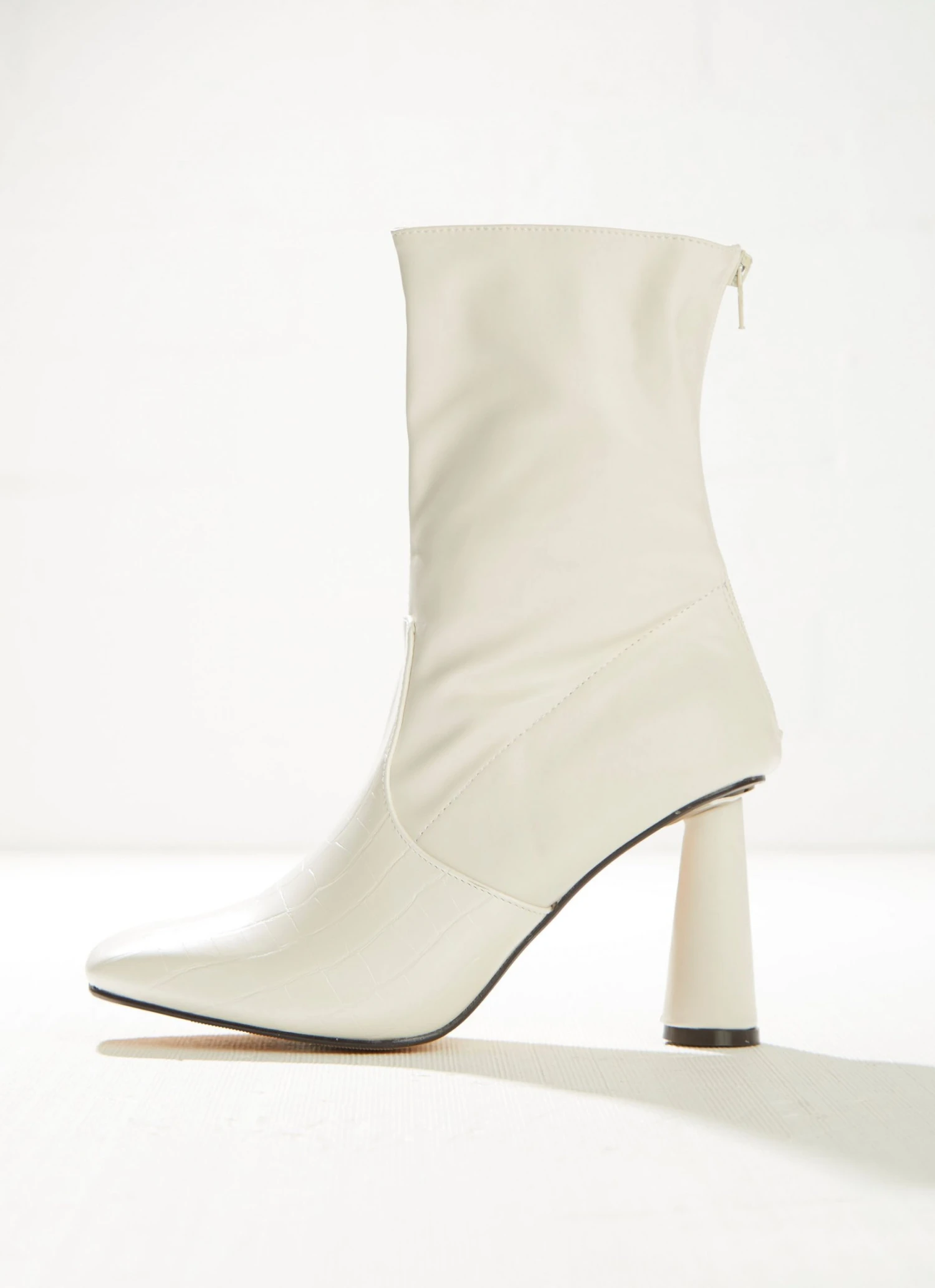 4th & Reckless Liberty Ankle Boot - Off White New & Most Loved 5 4th & Reckless Liberty Ankle Boot - Off White New & Most Loved