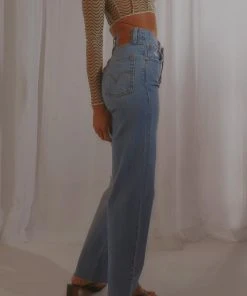 Levi's New & Most Loved Ribcage St Ankle - Tango Status 10 Levi's New & Most Loved Ribcage St Ankle - Tango Status