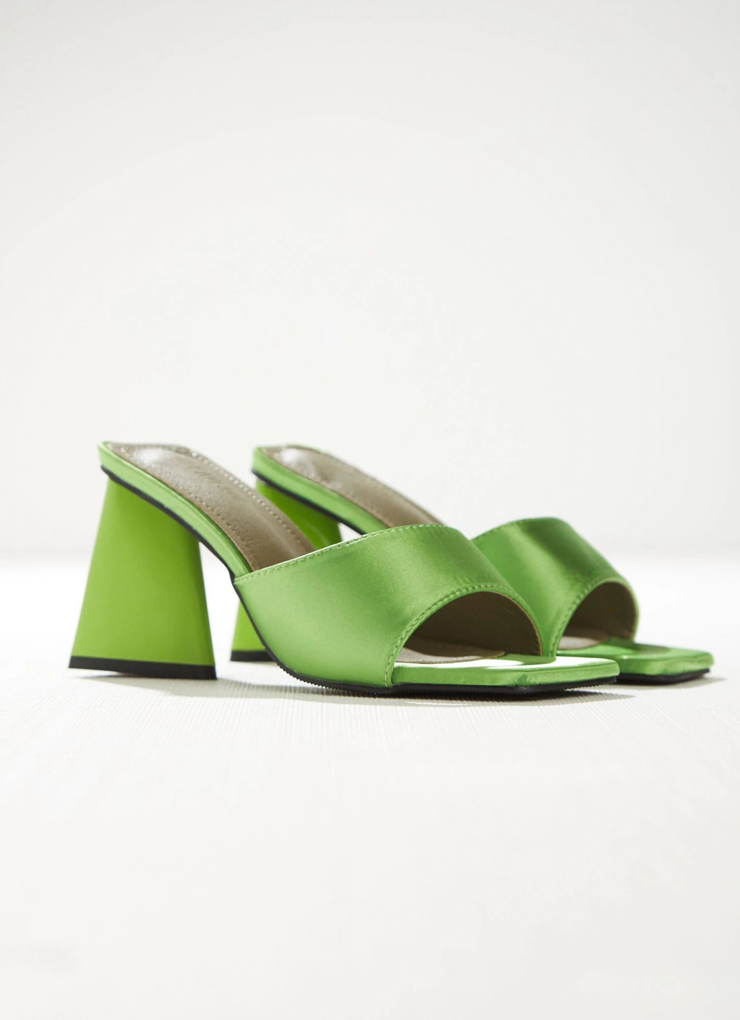 Cult Avenue New & Most Loved N.Y Nights Heel - Summer Green 6 Cult Avenue New & Most Loved N.Y Nights Heel - Summer Green