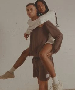 Vacancy Supply New & Most Loved The Essential Crew - Chocolate