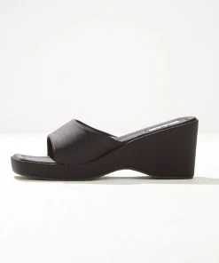 Cult Avenue Designer Refresh 90s Scuba Mule - Black New & Most Loved