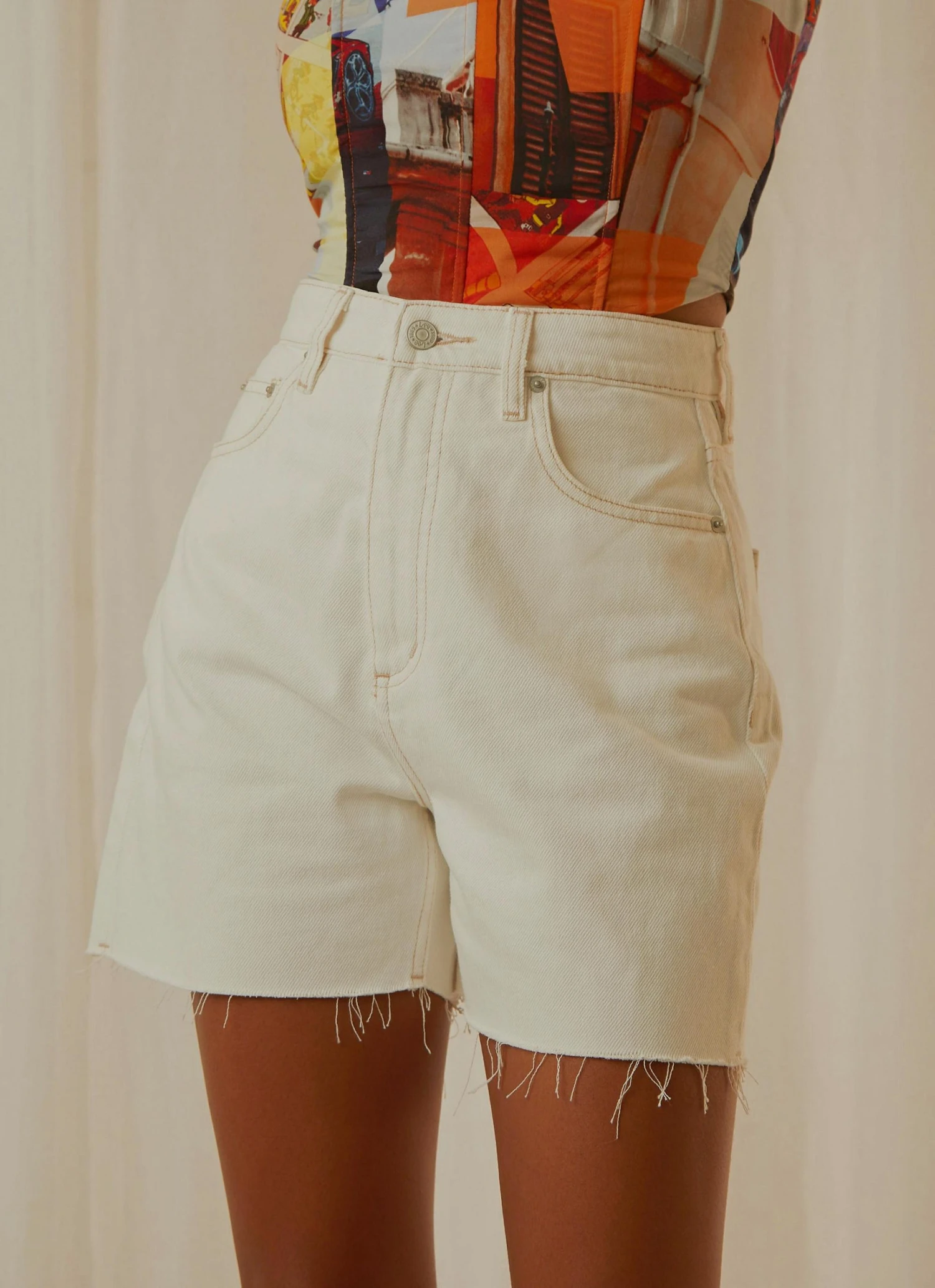 Lee New & Most Loved High Moms Short - Organic White 3 Lee New & Most Loved High Moms Short - Organic White