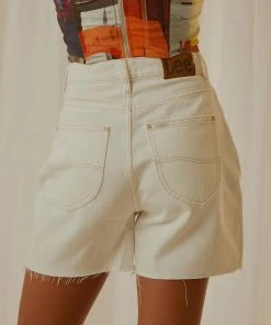 Lee New & Most Loved High Moms Short - Organic White 9 Lee New & Most Loved High Moms Short - Organic White