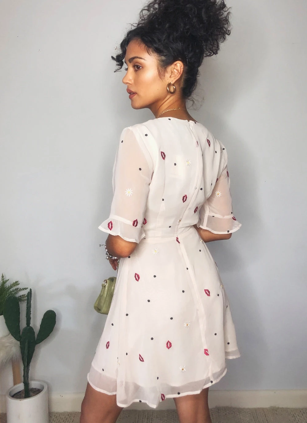 Finders Keepers Chi Chi Mini Dress - Vanilla Daisy 4 Finders Keepers Chi Chi Mini Dress - Vanilla Daisy