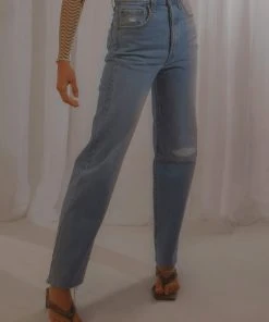 Levi's New & Most Loved Ribcage St Ankle - Tango Status 9 Levi's New & Most Loved Ribcage St Ankle - Tango Status