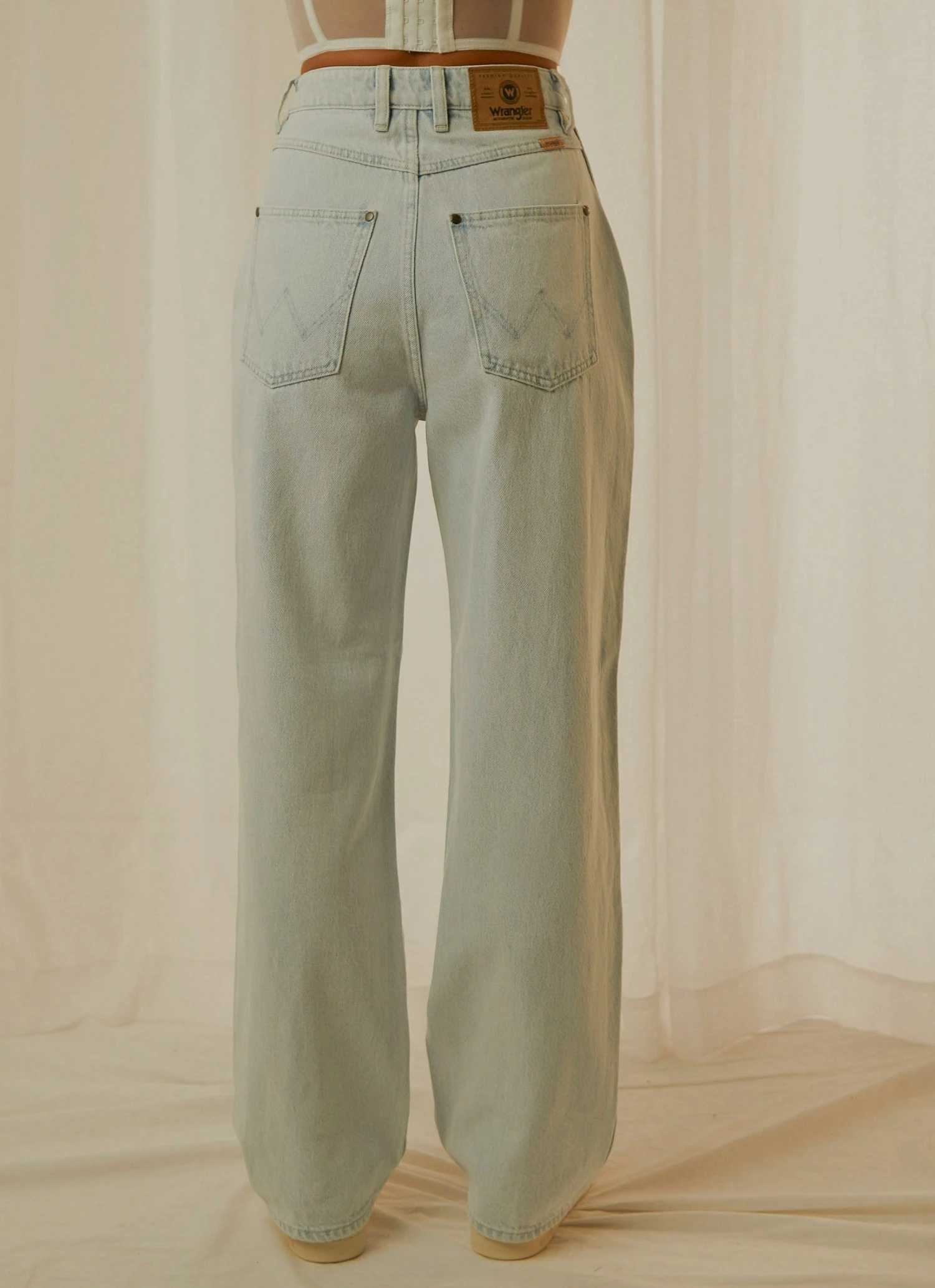 Wrangler Bella Baggy Jean - Harmony Blues 6 Wrangler Bella Baggy Jean - Harmony Blues