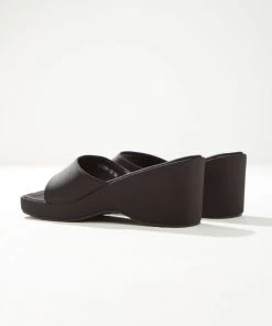 Cult Avenue Designer Refresh 90s Scuba Mule - Black New & Most Loved