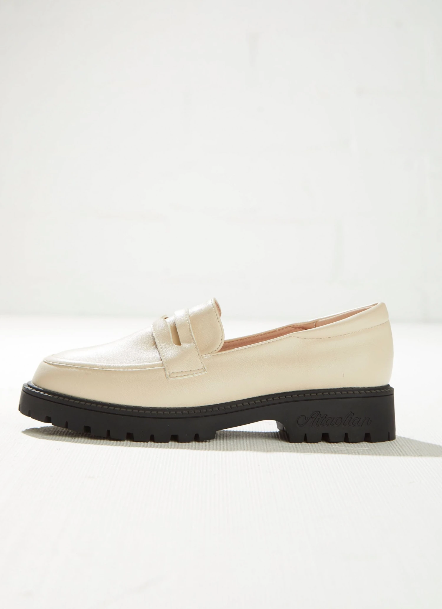 Cult Avenue Lucinda Loafer - Bone 6 Cult Avenue Lucinda Loafer - Bone