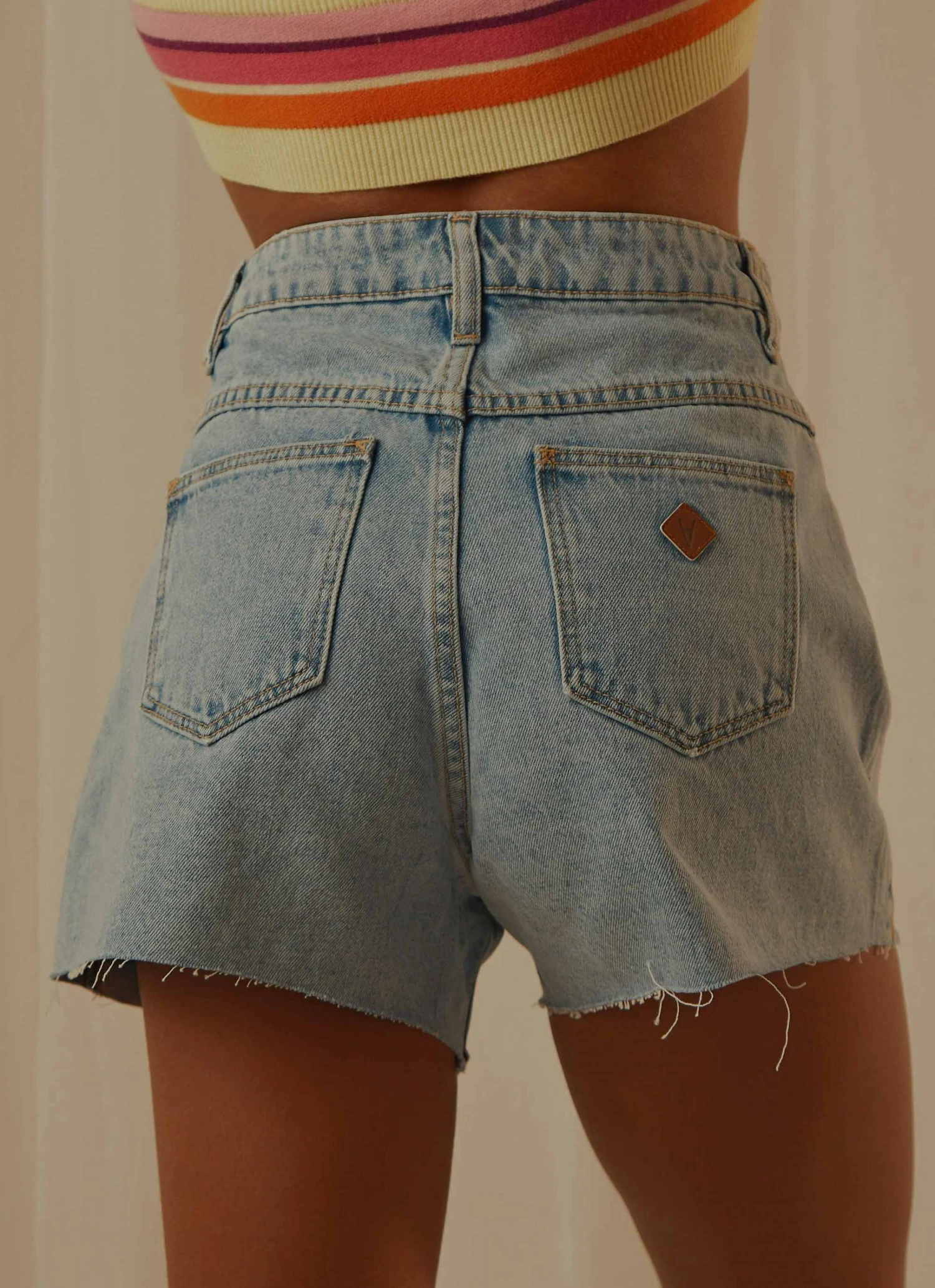 Abrand A Venice Short - Esmerelda New & Most Loved 6 Abrand A Venice Short - Esmerelda New & Most Loved