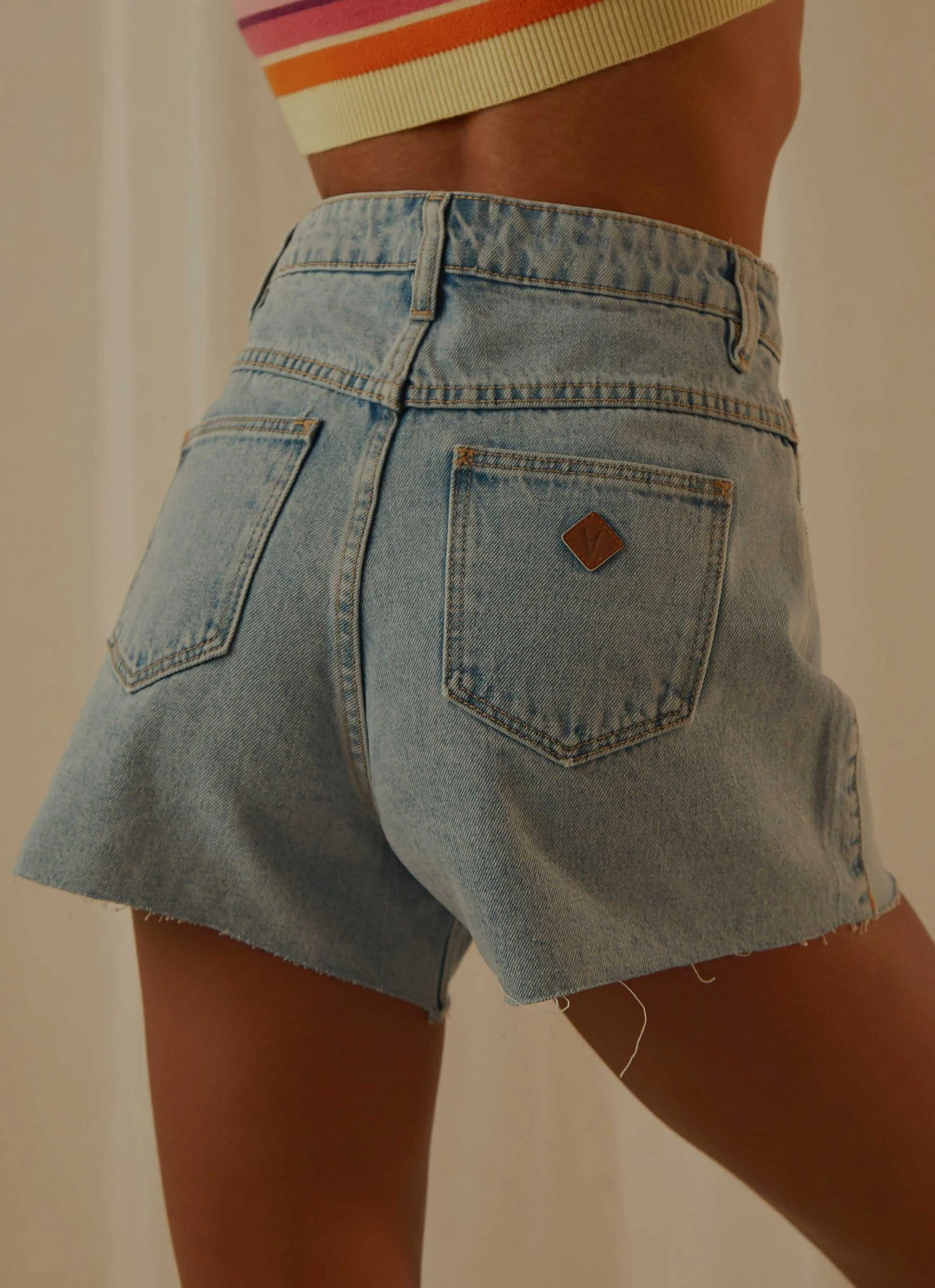 Abrand A Venice Short - Esmerelda New & Most Loved 5 Abrand A Venice Short - Esmerelda New & Most Loved