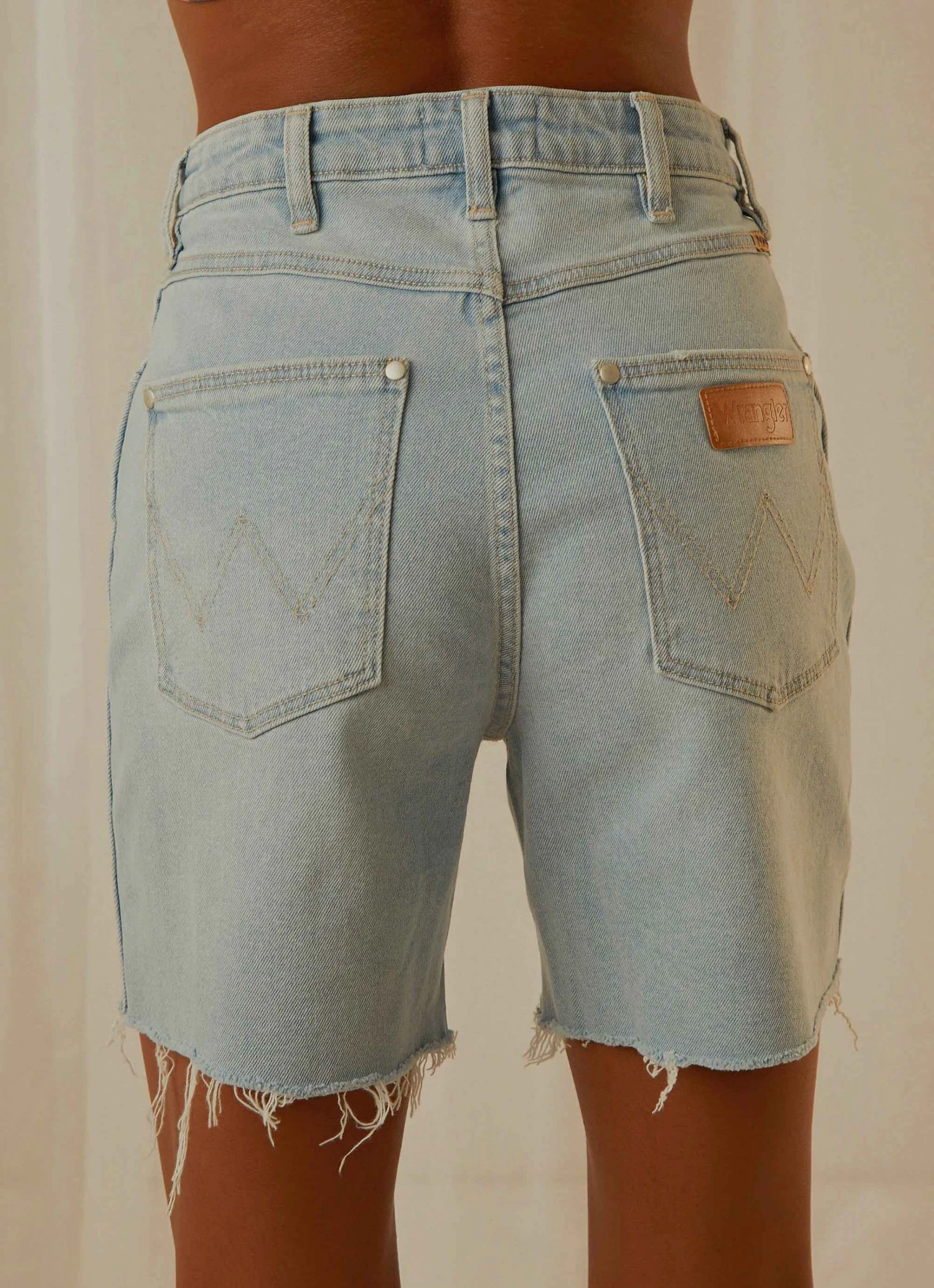 Wrangler New & Most Loved Tyler Wide Short - Castaway 6 Wrangler New & Most Loved Tyler Wide Short - Castaway