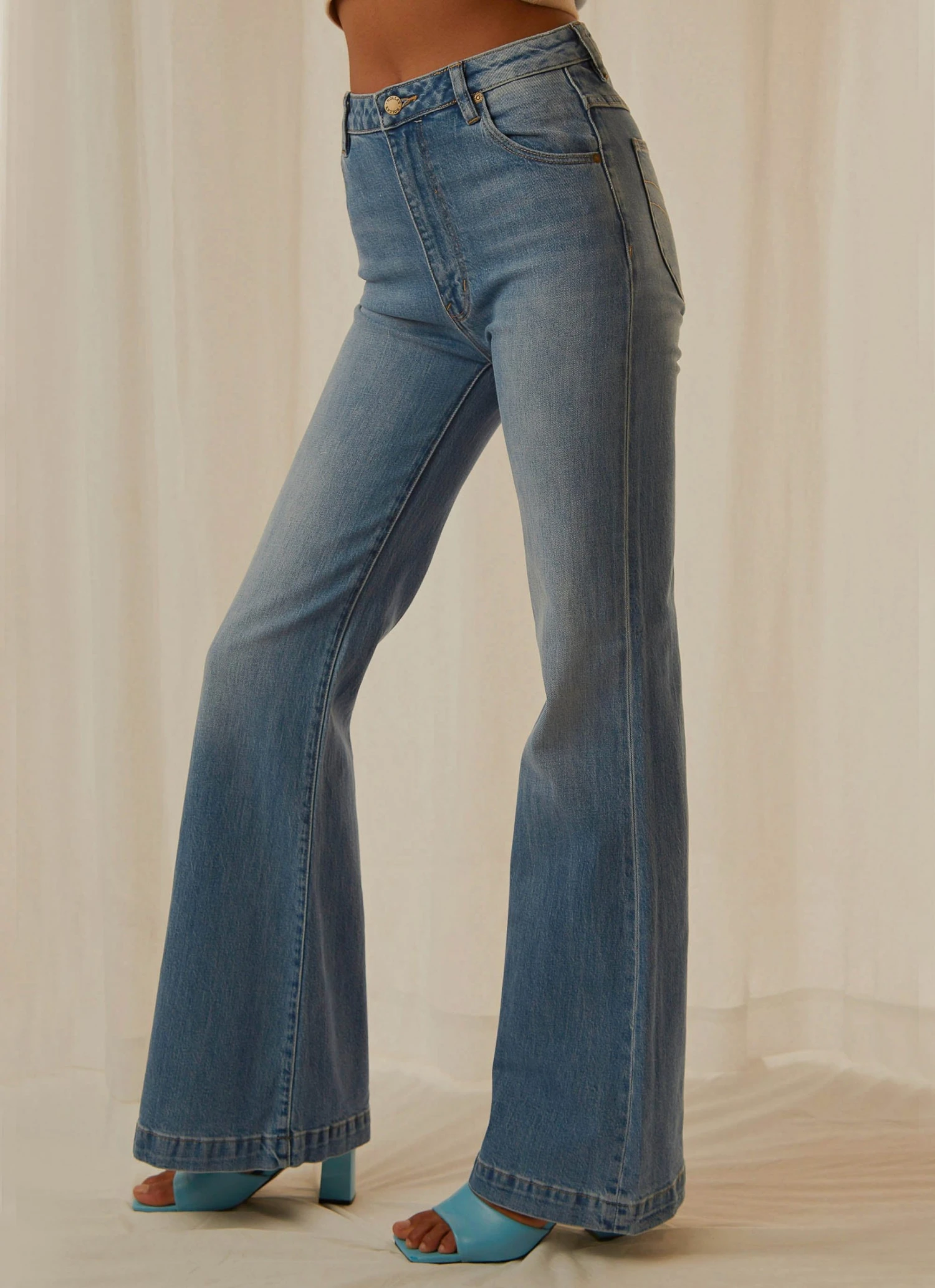 Rolla's Eastcoast Flare Jean - Karen Blue 6 Rolla's Eastcoast Flare Jean - Karen Blue