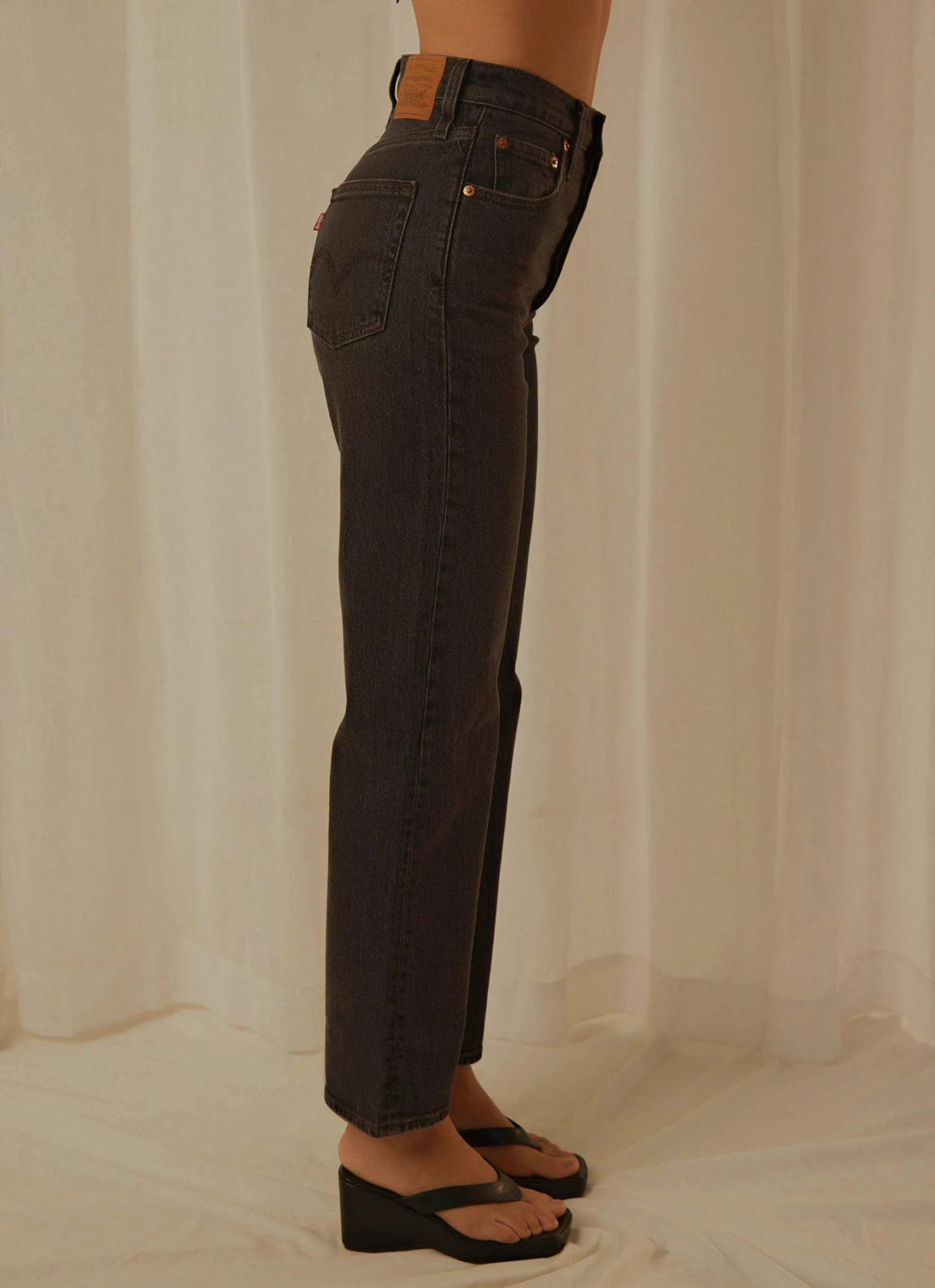 Levi's Ribcage Straight Ankle Jeans - Feelin' Cagey 4 Levi's Ribcage Straight Ankle Jeans - Feelin' Cagey