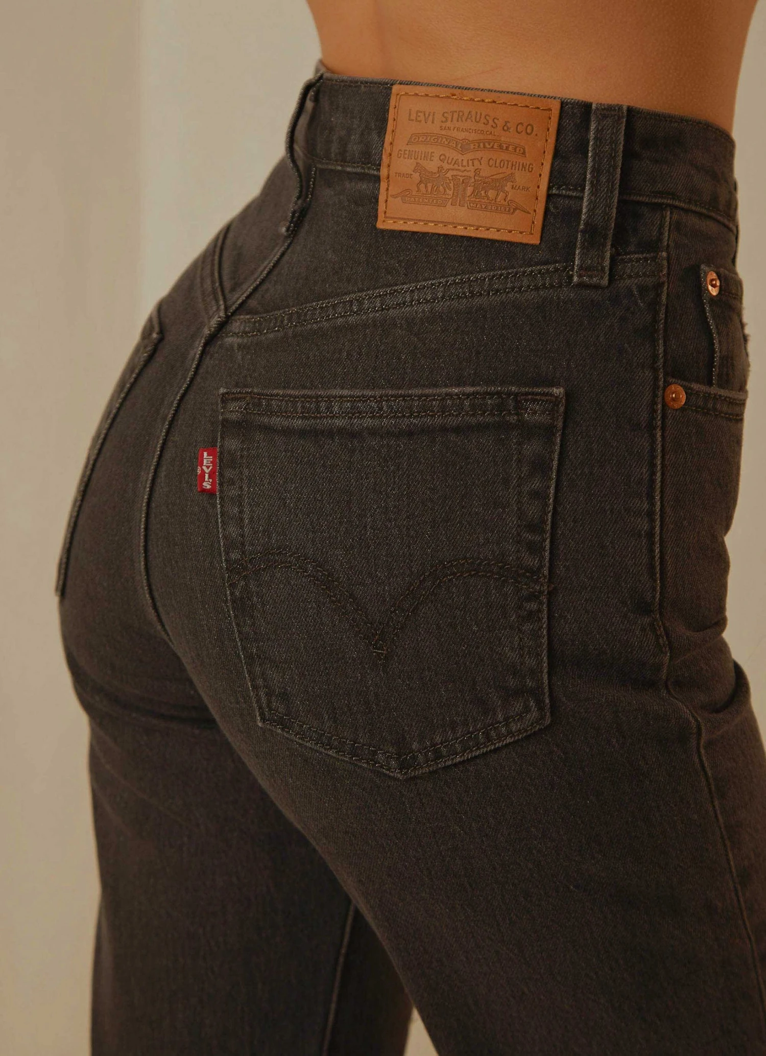 Levi's Ribcage Straight Ankle Jeans - Feelin' Cagey 6 Levi's Ribcage Straight Ankle Jeans - Feelin' Cagey