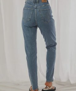 Wrangler Tyler Jean - Isla Blue New & Most Loved 9 Wrangler Tyler Jean - Isla Blue New & Most Loved