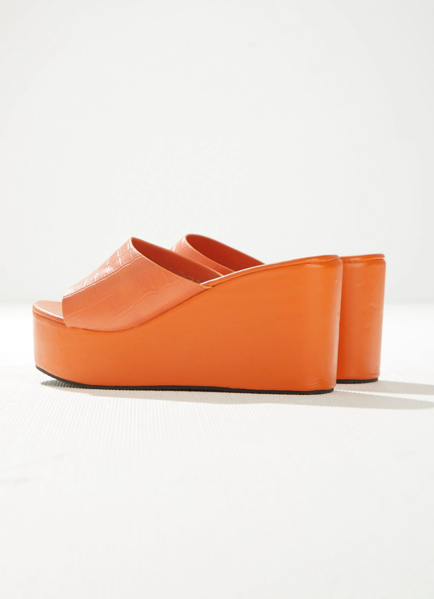 Cult Avenue Villa Playa Mule Heel - Tangerine Croc New & Most Loved 7 Cult Avenue Villa Playa Mule Heel - Tangerine Croc New & Most Loved