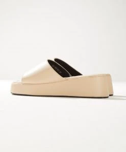 Cult Avenue Ambrose Mule - Beige New & Most Loved