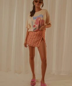 Levi's New & Most Loved Graphic SS Road Trip Tee - Peach Puree 12 Levi's New & Most Loved Graphic SS Road Trip Tee - Peach Puree