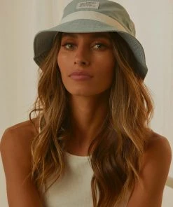 Levi's Seasonal Bucket Hat - Light Blue New & Most Loved