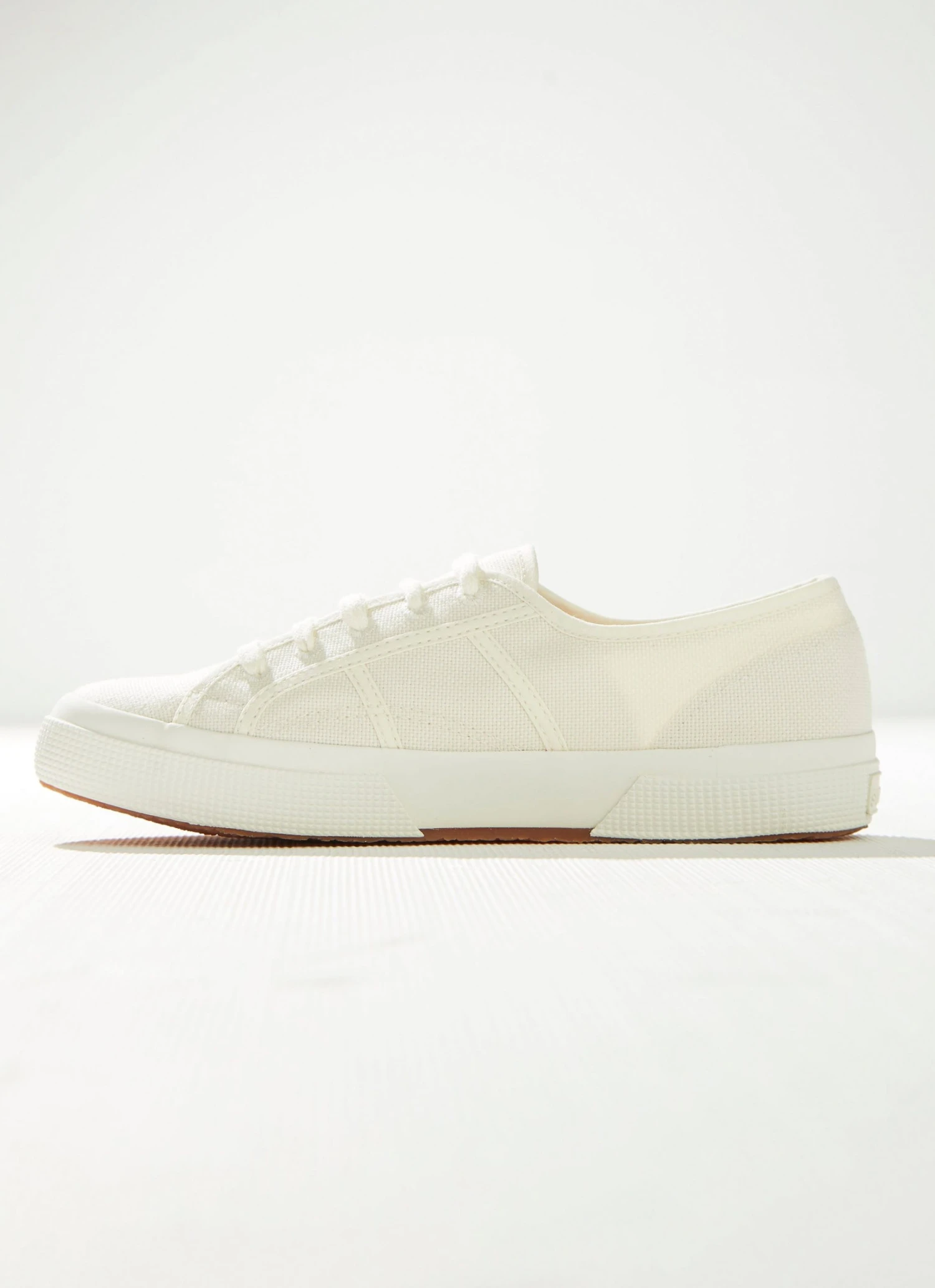 Superga 2750 Organic Canvas Natural Dy - A02 Red Beet 5 Superga 2750 Organic Canvas Natural Dy - A02 Red Beet