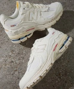 New Balance 2002R Sneaker - White