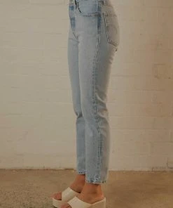 Levi's New & Most Loved 501 Crop Jean - Ojai Luxor