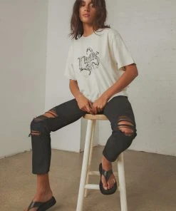 Thrills New & Most Loved Scorpion Island Merch Fit Tee - Heritage White