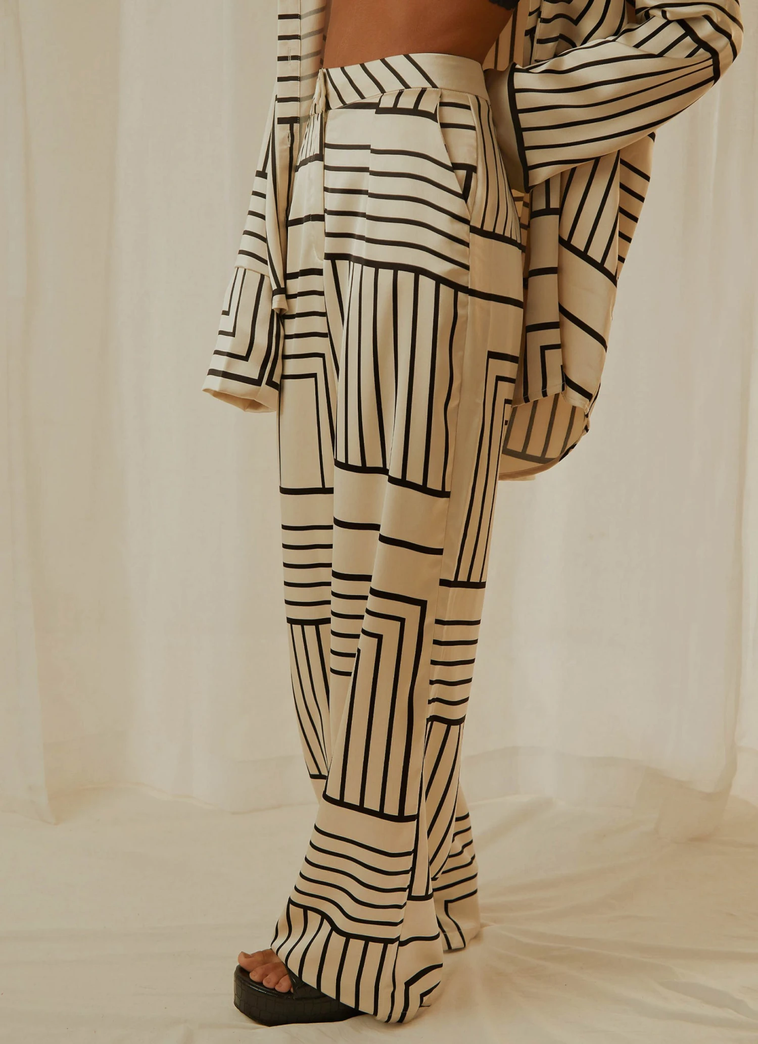 4th & Reckless New Bottoms Norma Trouser - Black And White 4 4th & Reckless New Bottoms Norma Trouser - Black And White