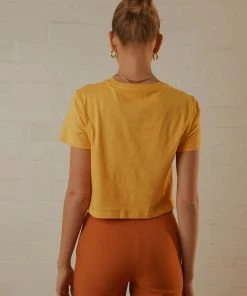 Levi's Cropped Jordie Tee - Sunrise Amber 8 Levi's Cropped Jordie Tee - Sunrise Amber