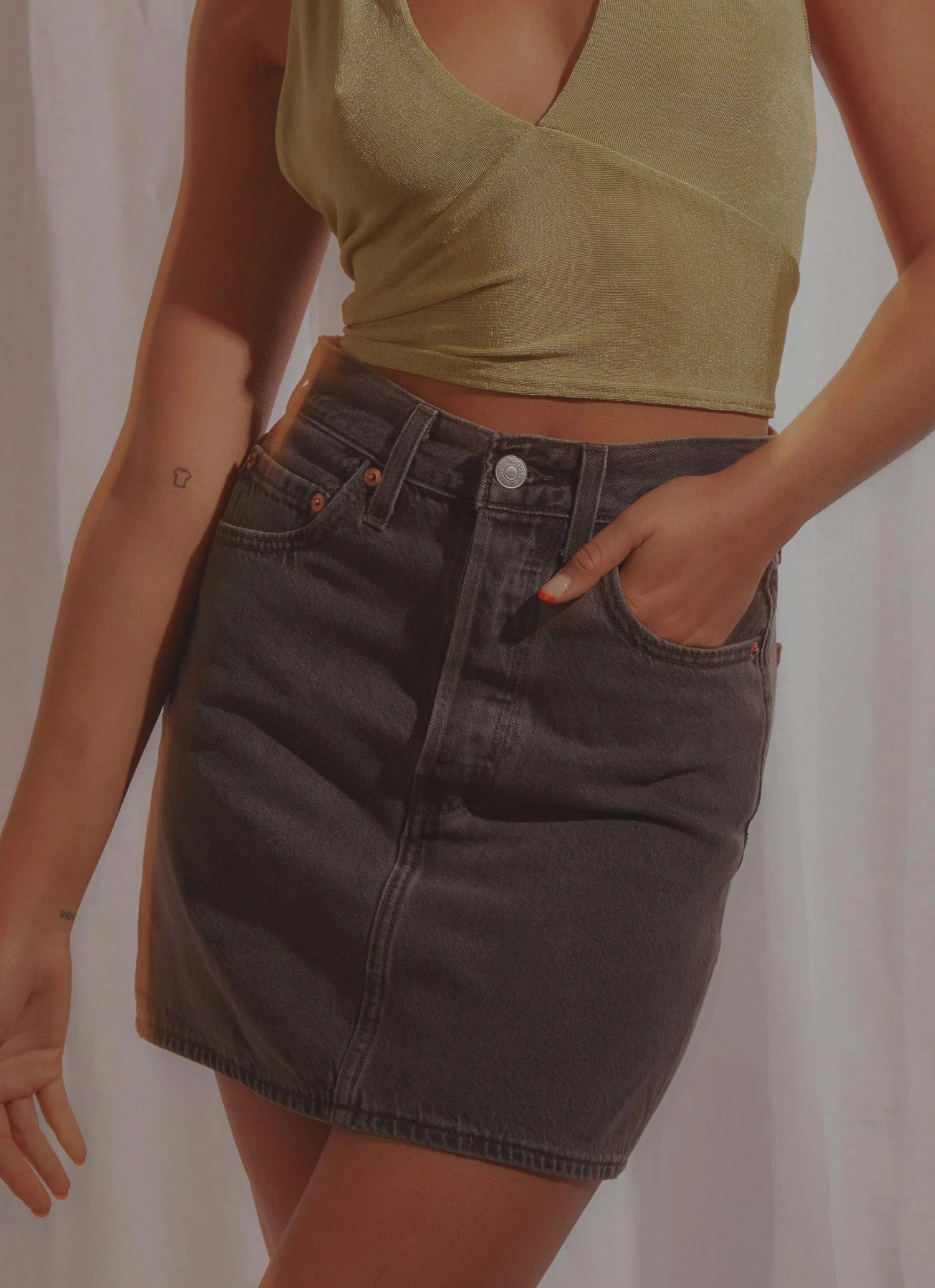 Levi's Ribcage Skirt - Washed Noir Black 1 Levi's Ribcage Skirt - Washed Noir Black