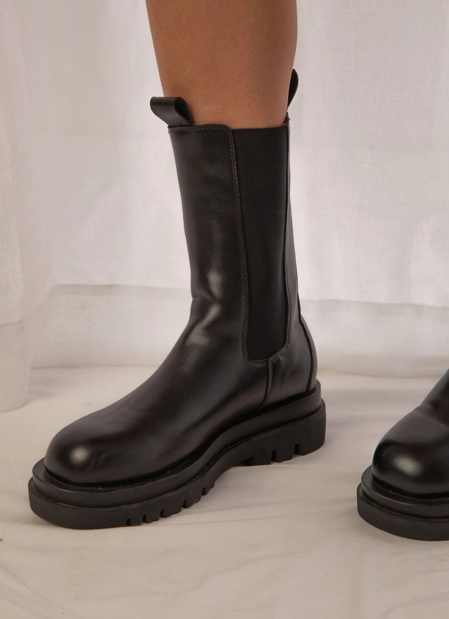 Cult Avenue New & Most Loved Annalise Boot - Black 5 Cult Avenue New & Most Loved Annalise Boot - Black