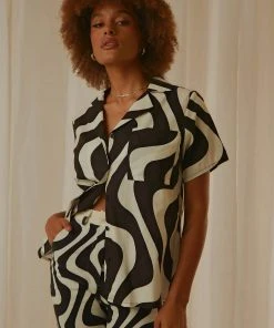 Peppermayo Exclusive Feels Like Sunday Shirt - Black And White Wave New & Most Loved