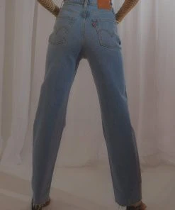 Levi's New & Most Loved Ribcage St Ankle - Tango Status 11 Levi's New & Most Loved Ribcage St Ankle - Tango Status