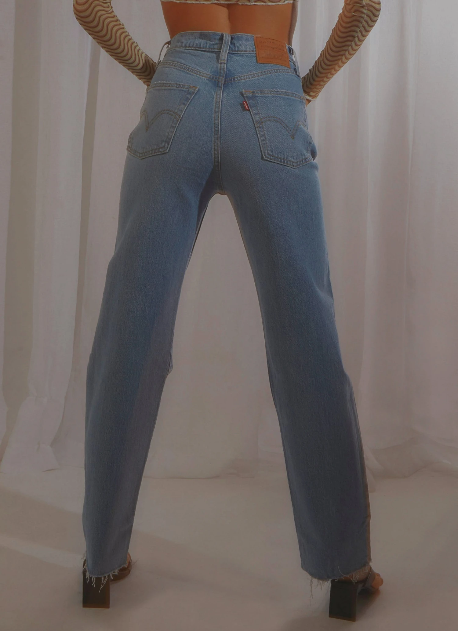 Levi's New & Most Loved Ribcage St Ankle - Tango Status 6 Levi's New & Most Loved Ribcage St Ankle - Tango Status