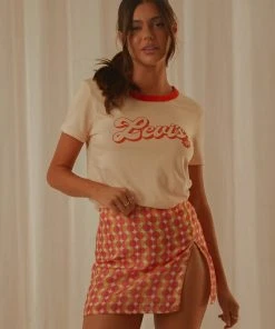 Script Levi's Tee - Peach Puree New & Most Loved